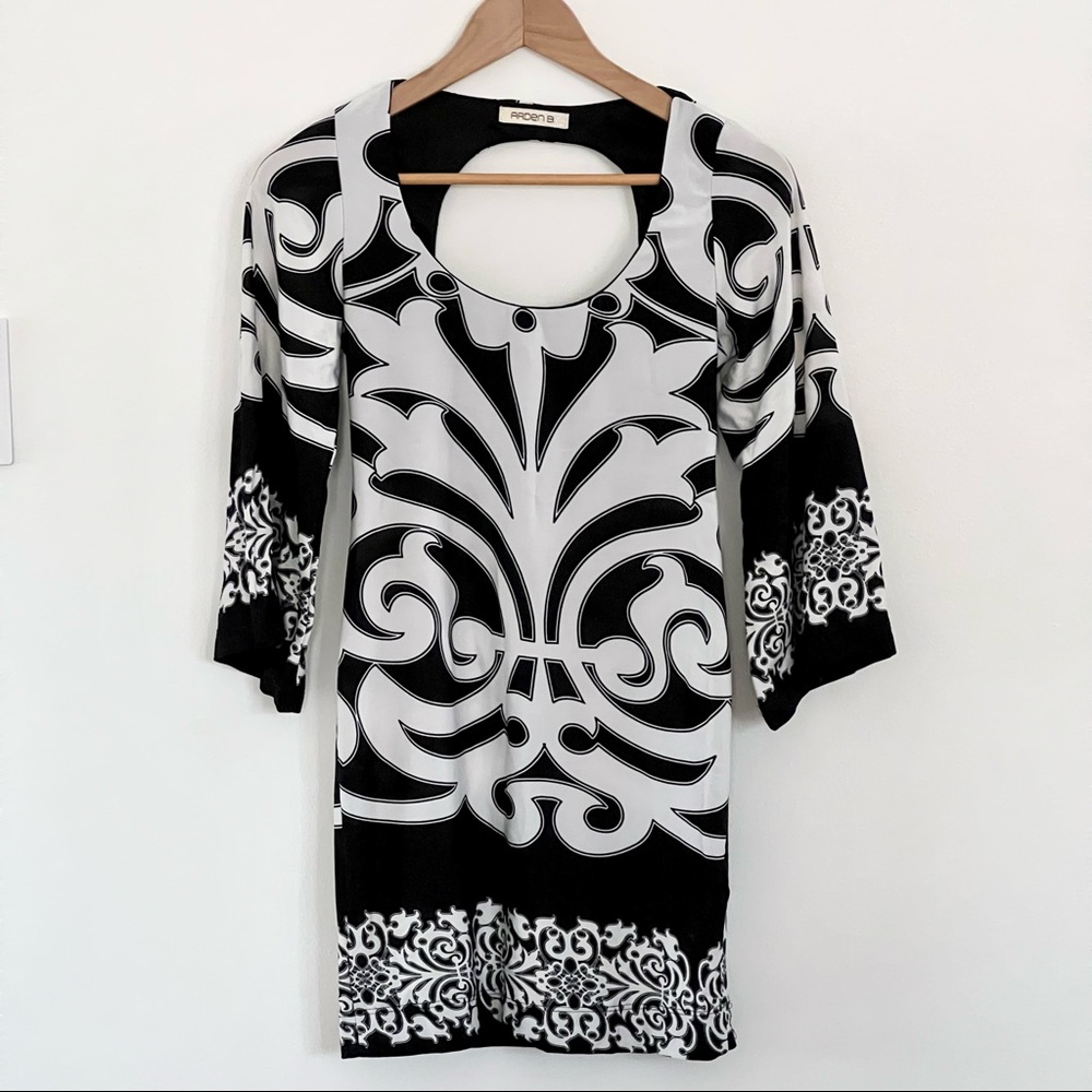 Retro Scoop Neck, Print Black and White Mini Dress 3/4 Sleeves Sz XS Arden B